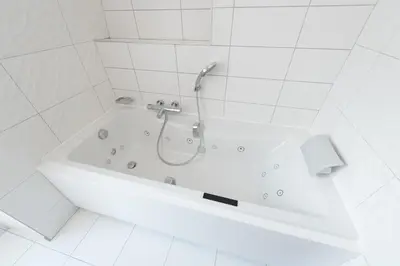 Salle de bains dans l'établissement Logis Grand Hôtel Des Bains