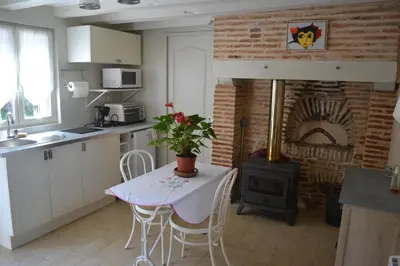 Cuisine ou kitchenette dans l'établissement La Licorne
