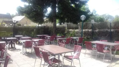 Restaurant ou autre lieu de restauration dans l'établissement Auberge Du Bon Coin