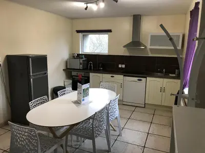 Cuisine ou kitchenette dans l'établissement La Bourguignotte