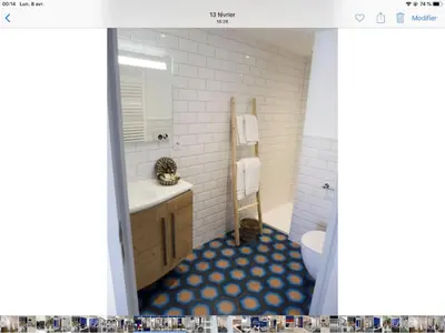 Salle de bains dans l'établissement Douce Nuits