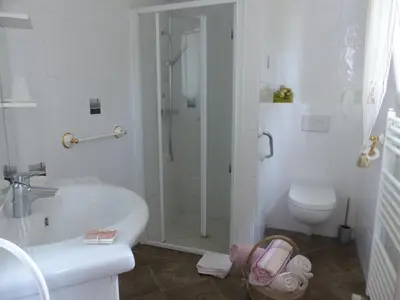 Salle de bains dans l'établissement La Source D'Argammet