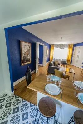 Coin salon dans l'établissement Appartement aux remparts des Hospices