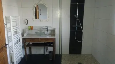 Salle de bains dans l'établissement Chezlesgoyp