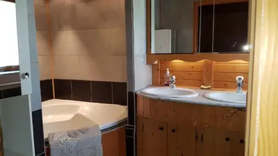 Salle de bains dans l'établissement La fontaine
