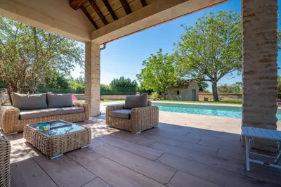 Piscine de l'établissement L'Escale de Jules et Lily ou située à proximité