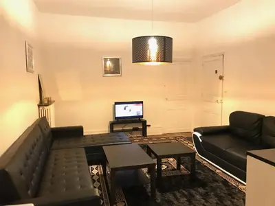 Télévision ou salle de divertissement dans l'établissement Luxury Suite Lilas 1