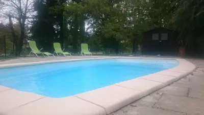 Piscine de l'établissement Le vieux Pressoir ou située à proximité