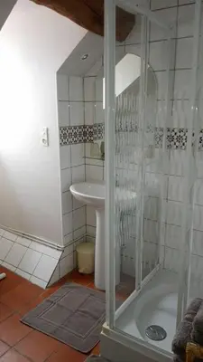 Salle de bains dans l'établissement Le Pré Vert