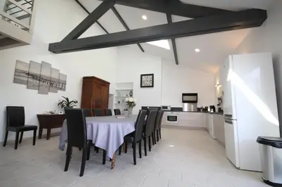 Cuisine ou kitchenette dans l'établissement Gîte 