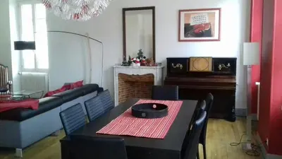 Coin salon dans l'établissement Gite Au Coeur De Volnay