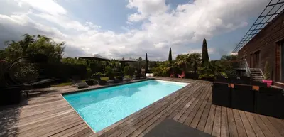Piscine de l'établissement les CRAYS de LÉVIGNY ou située à proximité
