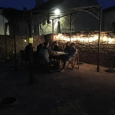 Restaurant ou autre lieu de restauration dans l'établissement Chambres d Hôtes Les Filles Tresy