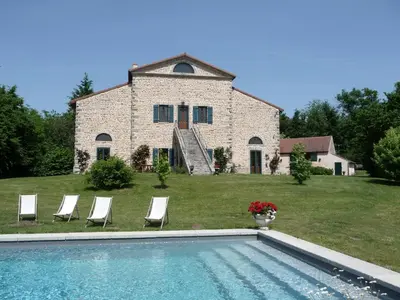Piscine de l'établissement Le Moulin Rénové ou située à proximité