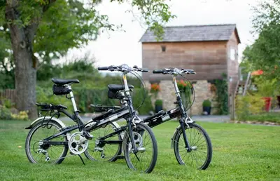 Vélo sur le terrain de l'établissement Le Domaine des Prés Verts Suites & Chambres avec Jacuzzi Privatif ou dans les environs