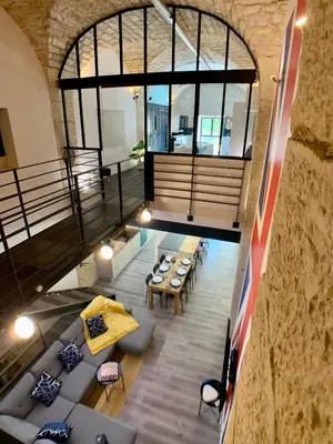 Coin salon dans l'établissement LOFT Gare Cité Gastronomique Dijon