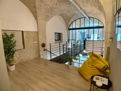 Coin salon dans l'établissement LOFT Gare Cité Gastronomique Dijon