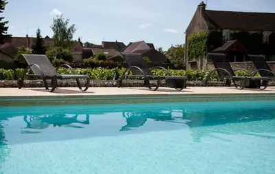 Piscine de l'établissement Domaine VIOLOT-GUILLEMARD ou située à proximité