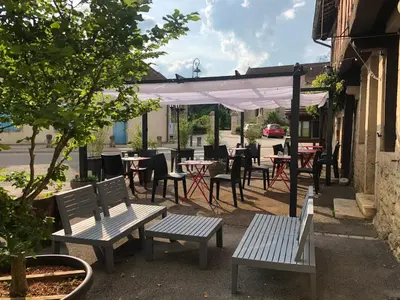 Restaurant ou autre lieu de restauration dans l'établissement Auberge du Renard'eau