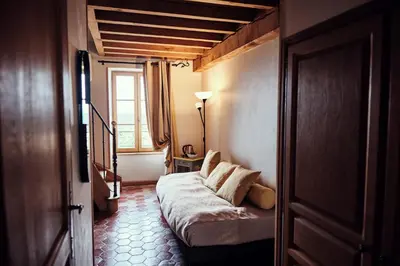 Coin salon dans l'établissement Hostellerie de la Tour d'Auxois