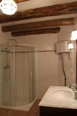 Salle de bains dans l'établissement gîte 