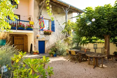 Jardin de l'établissement Les Portails Bleus