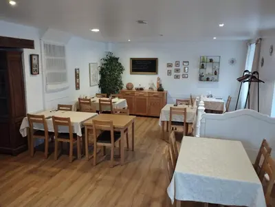 Coin salon dans l'établissement le Marronnier