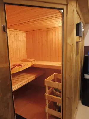 Un ou plusieurs lits superposés dans un hébergement de l'établissement 4 Chambres meublées et un seul studio avec petite cuisine