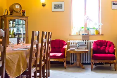 Coin salon dans l'établissement Le Verger des Hautes-Côtes de Nuits