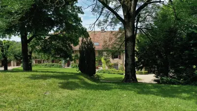 Jardin de l'établissement Domaine de Bellevue Gîte du Mont Begon