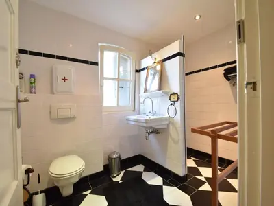 Salle de bains dans l'établissement Cottage in France with Garden near Lake
