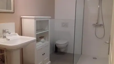 Salle de bains dans l'établissement Le Clos - La chapelle