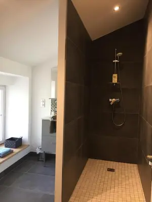 Salle de bains dans l'établissement Gîte des Charmilles /La Maison des Gardes