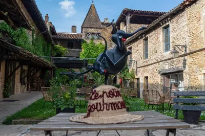Jardin de l'établissement Art'Hotel & SPA Le Potin Gourmand