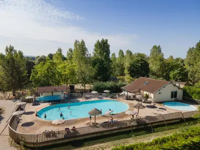 Piscine de l'établissement Huttopia La Plage Blanche ou située à proximité