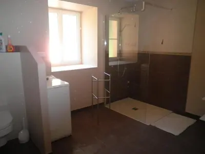 Salle de bains dans l'établissement GITE DES ROCHES