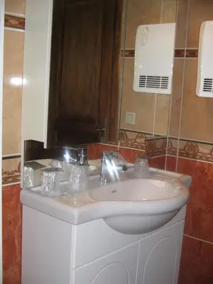 Salle de bains dans l'établissement Le Relais de l'Abbaye