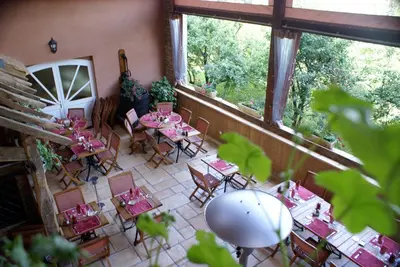 Jardin de l'établissement Le Relais de l'Abbaye