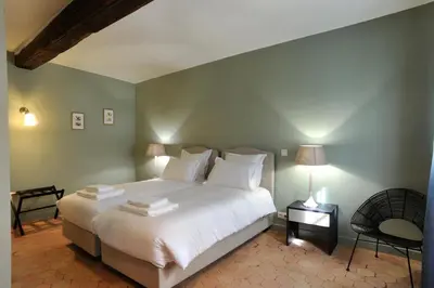 Un ou plusieurs lits dans un hébergement de l'établissement Les Sarments en Côte d'Or, Gîte d'exception près de Beaune, classé 5 étoiles par Atout France