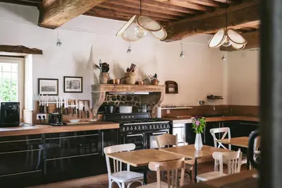 Restaurant ou autre lieu de restauration dans l'établissement Tomette Singulière