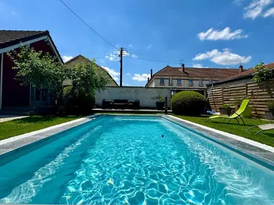 Piscine de l'établissement Sous le Cerisier ou située à proximité