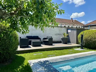Piscine de l'établissement Sous le Cerisier ou située à proximité