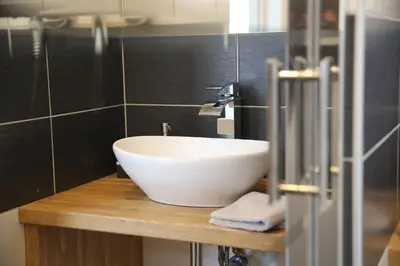 Salle de bains dans l'établissement La Maison de Jules