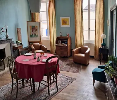Coin salon dans l'établissement L'ancienne comédie
