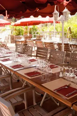 Restaurant ou autre lieu de restauration dans l'établissement Le Relais Du Canalou