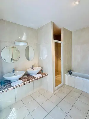 Salle de bains dans l'établissement Hôtel Losset