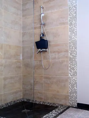 Salle de bains dans l'établissement Le Clos des Roseaux