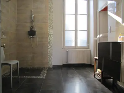 Salle de bains dans l'établissement Le Clos des Roseaux