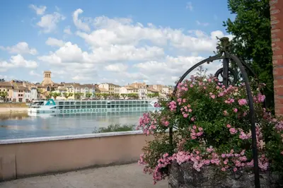 Vue sur la rivière ou le fleuve situé(e) à proximité de la maison d'hôtes