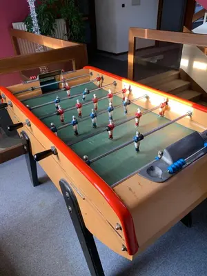 Billard dans l'établissement The Originals City, Hôtel Castel Burgond, Dijon Ouest